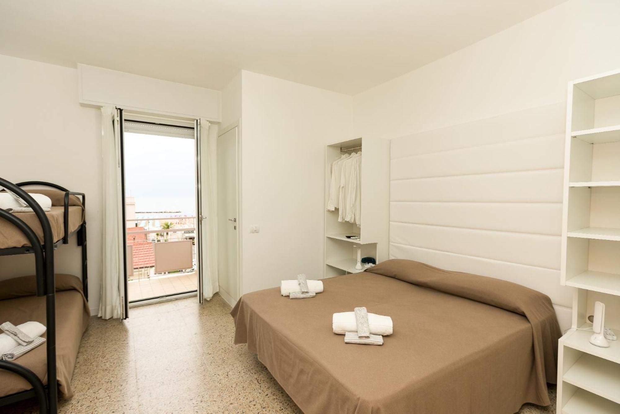 Hotel Ninfea Cattolica Eksteriør billede
