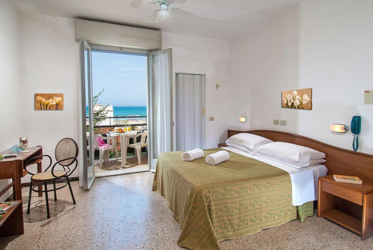 Hotel Ninfea Cattolica Eksteriør billede