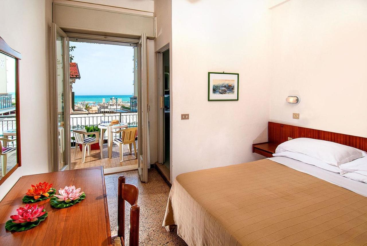 Hotel Ninfea Cattolica Eksteriør billede
